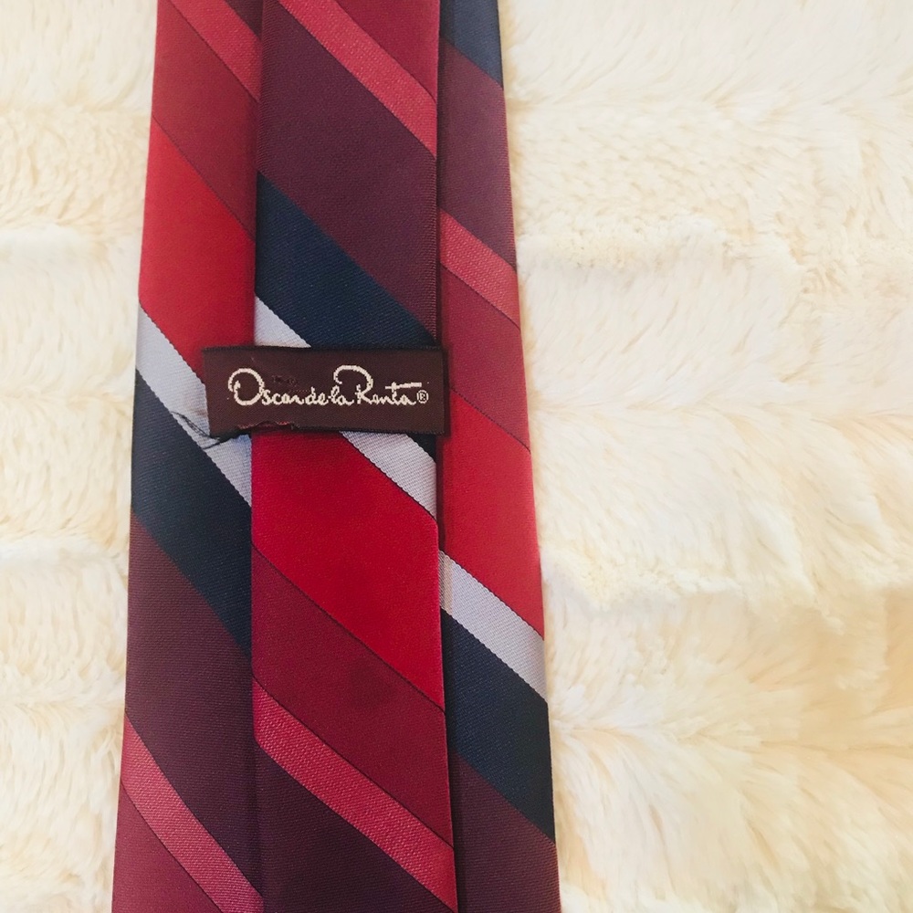 Oscar de la Renta tie - Picture 2 of 2
